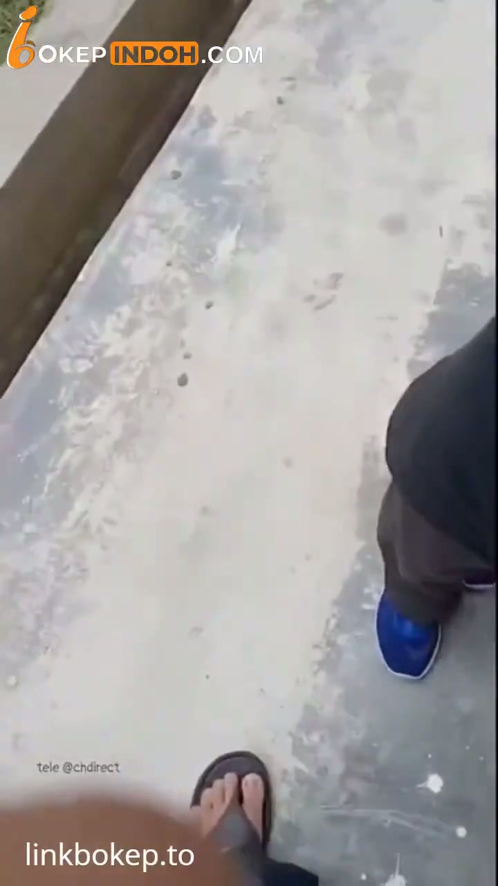 Skandal Jilbab Esempe Nekat Ngewe Di Trotoar - .mp4.mp4