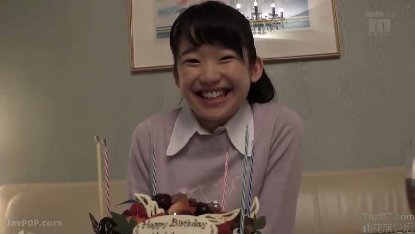 Cewe loli ini suka tidur bareng om2 di hotel [part 2]