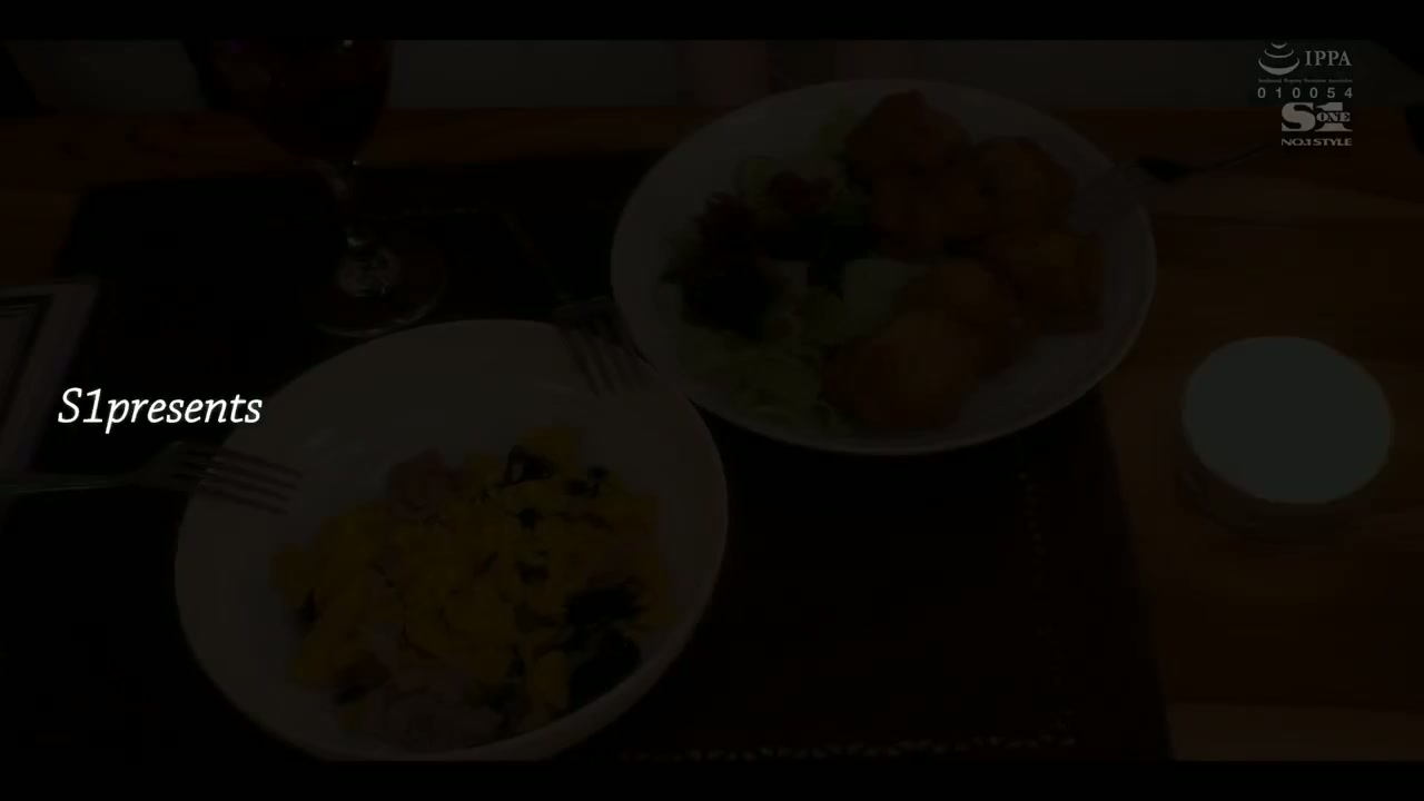 [ Jav Sub Indo ] Teman sekelasku ketinggalan kereta terakhir dan menginap di tempatku. Dia merayuku dengan payudaranya yang basah, dan aku orgasme gila-gilaan sampai pagi hari dengan payudara K-cupnya yang luar biasa. SONE-340