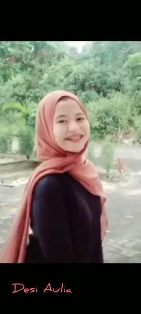 Jilbabs Masih Anak Sekolah - PoopHD.mp4