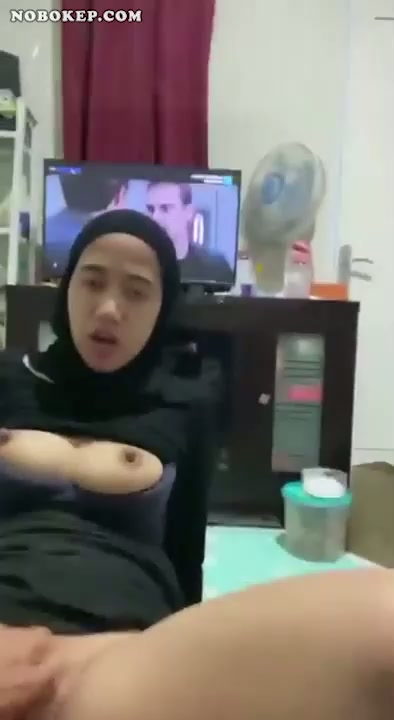Bokep Indo Ngewe WOT Jilbab Hitam Toge Viral