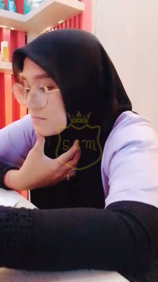 Jilbab spill memek diruang kerja