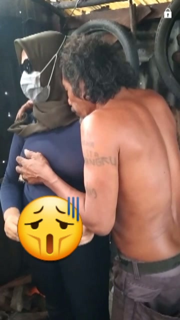 JBTS69 - Sepong Sex Toge Sama Orang Asing