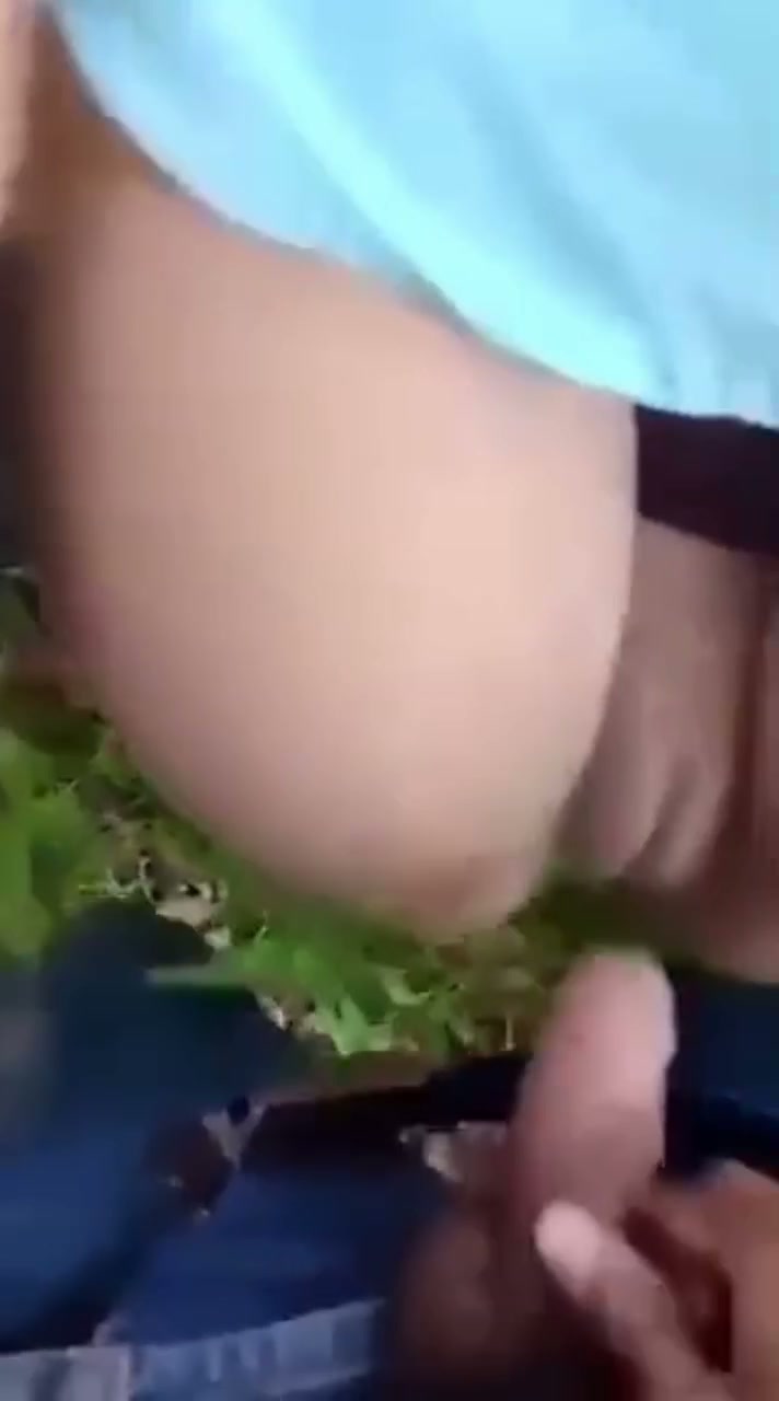 Mesum sama ayg di kebun atas motor