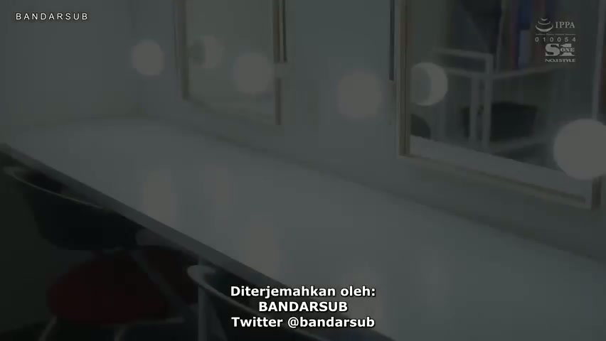 JAV SUB INDO - BERBAGI KAMAR DENGAN PRAMUGARI CANTIK (FUUA KAEDE)