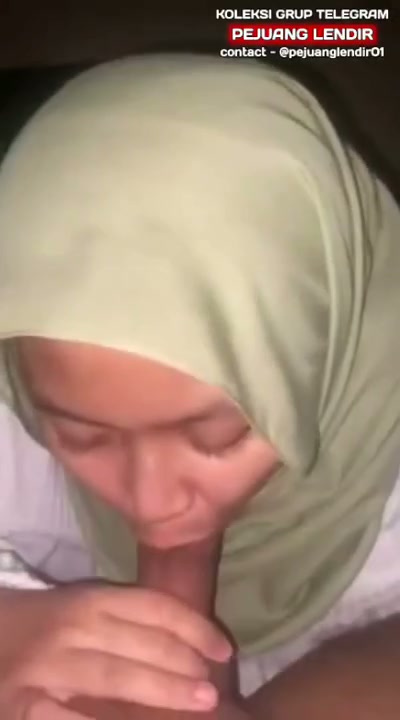 Ajirah ibu Guru Hijab Lahap banget klo sama kontol yang gede