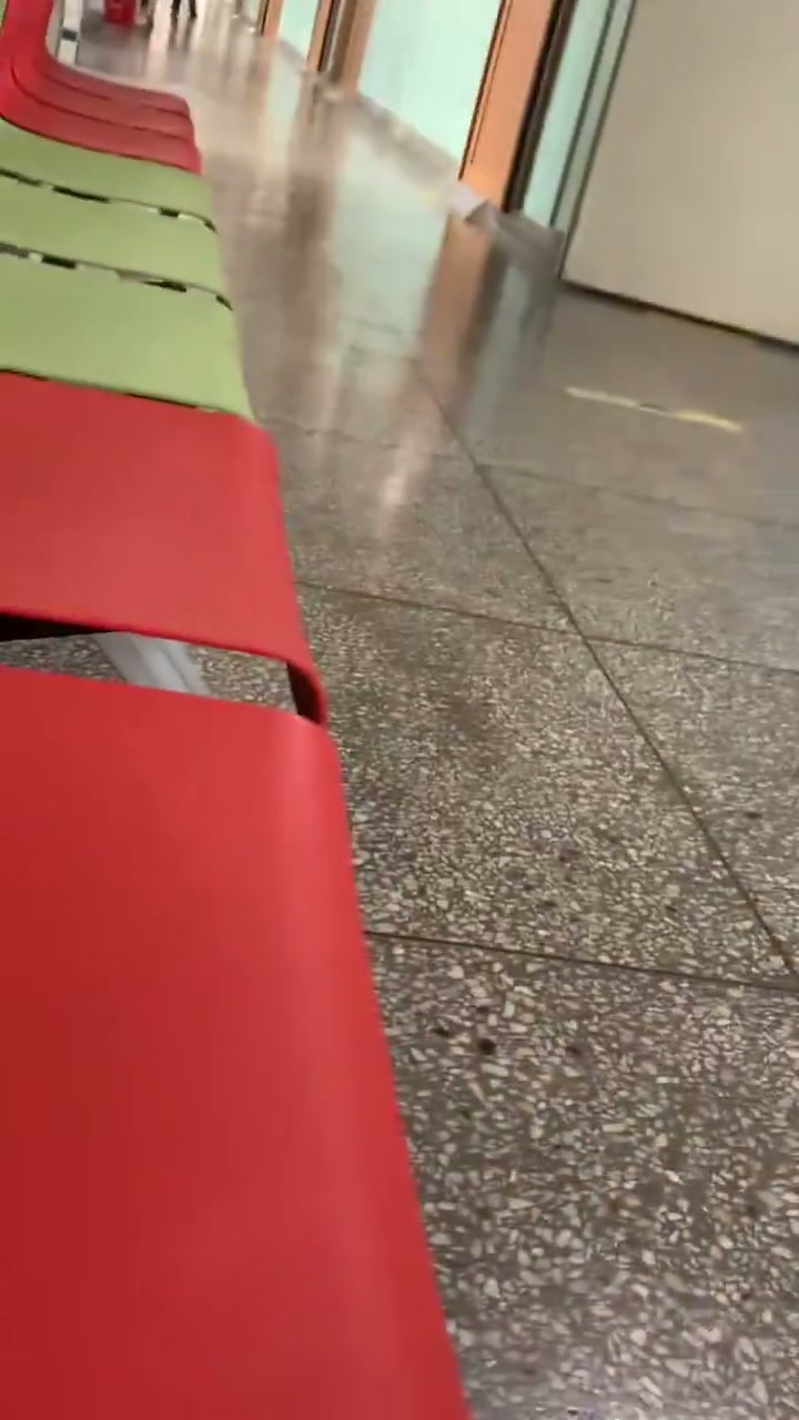 Cewe cantik korea eksib di sekolah hampir ketahuan.mp4