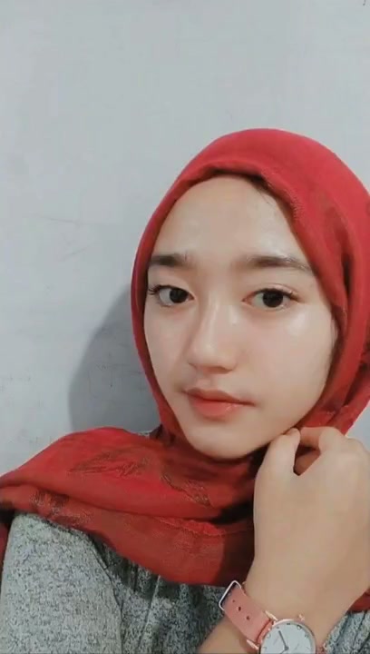07 LEEYA LEPAS HIJAB