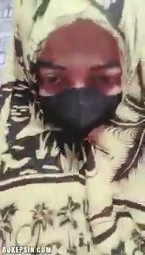 Bokep Indo Jilbab Kuning Meresahkan Bugil Show hijab jilbab ayamkampus esemah masker goyanglidah live colmek remastetek - BOKEPSIN