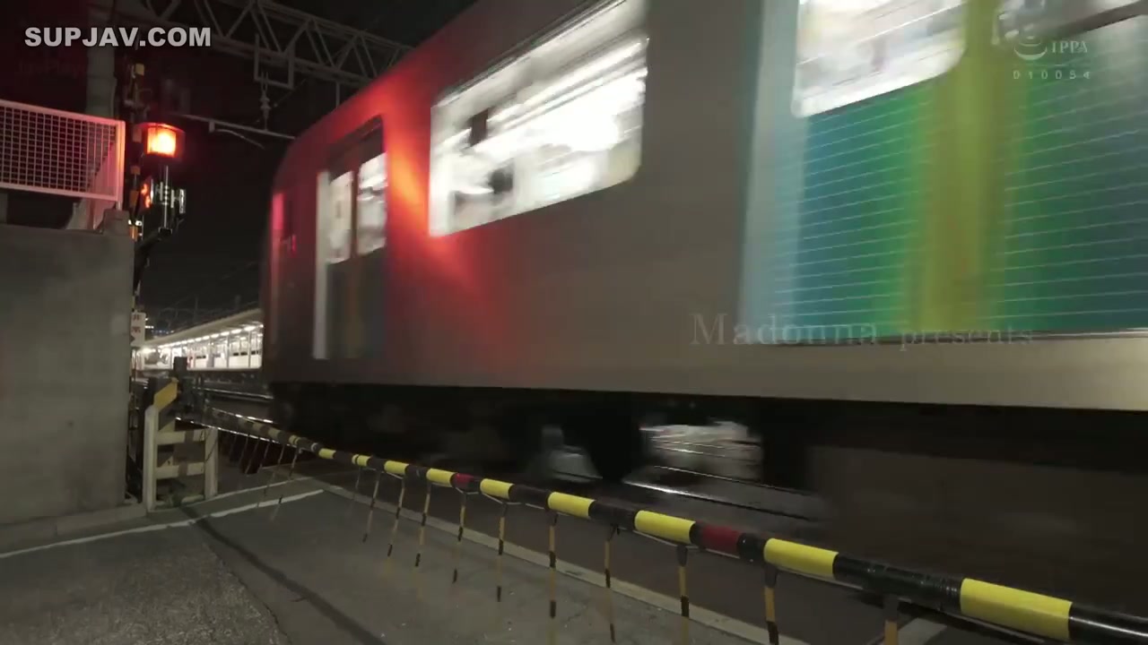 JUR-163 Seorang wanita menikah yang bersekolah malam lupa waktu dan berhubungan seks dengan teman sekelasnya, mengulangi masa mudanya. Kana Imai