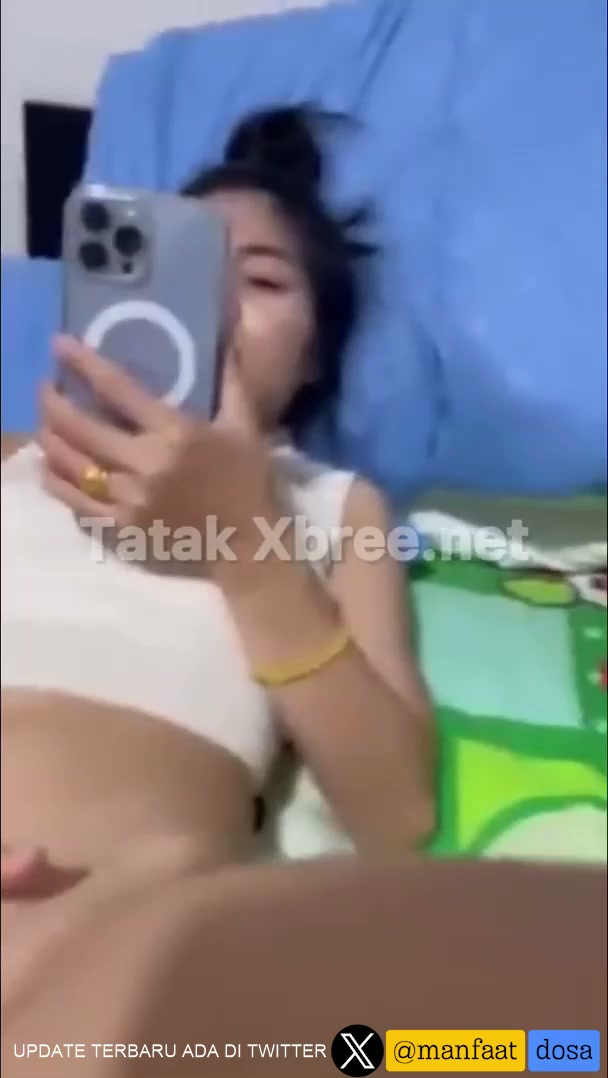 Abg becanda becanda sambil colmek - PoopHD_1.mp4