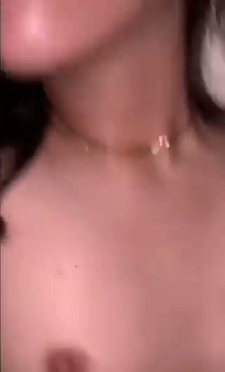 Room karaoke, Cewenya udah pasrah main 10ronde - DoodStream