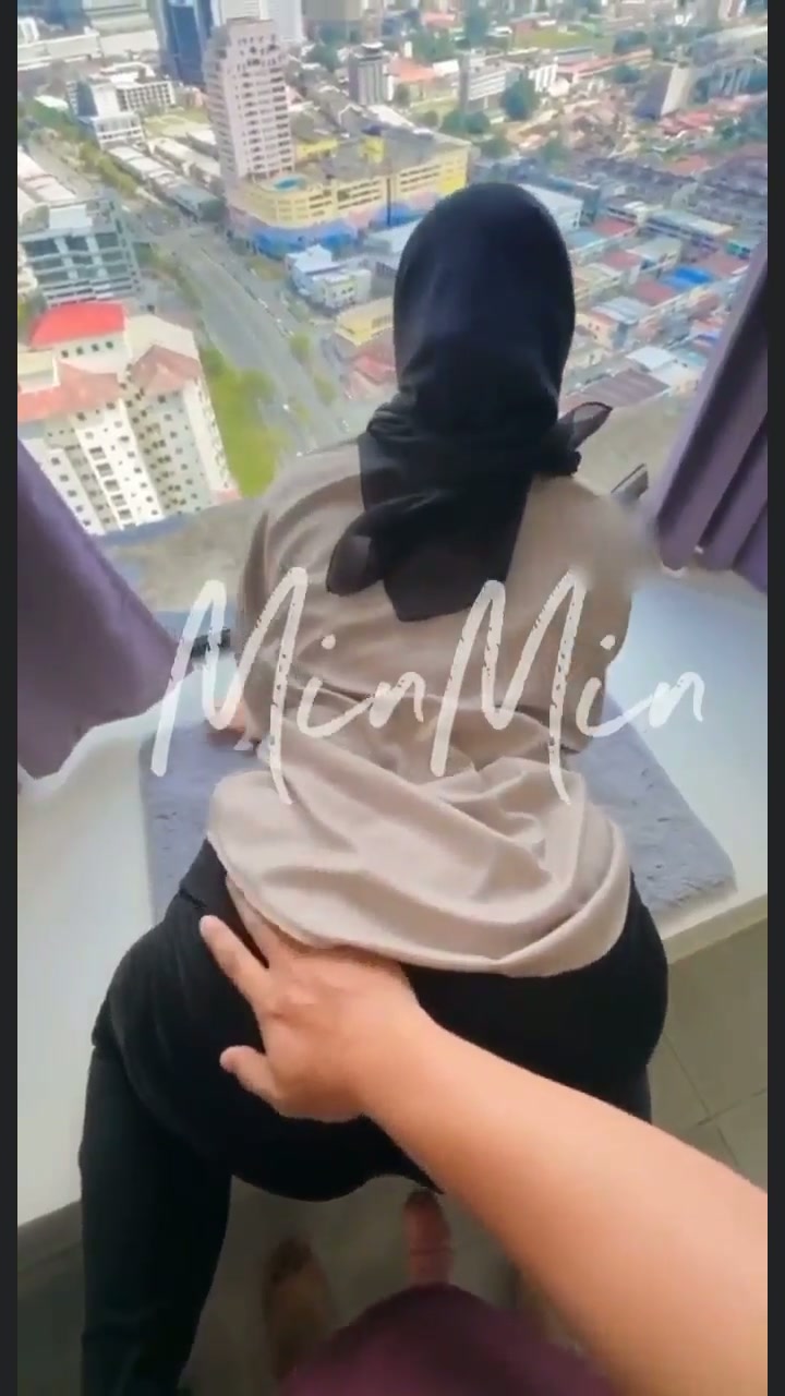 jilbab ngewe di depan kaca hotel .mp4