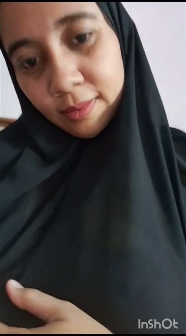 Tante tobi hijab mudanya pasti manis banget.mp4