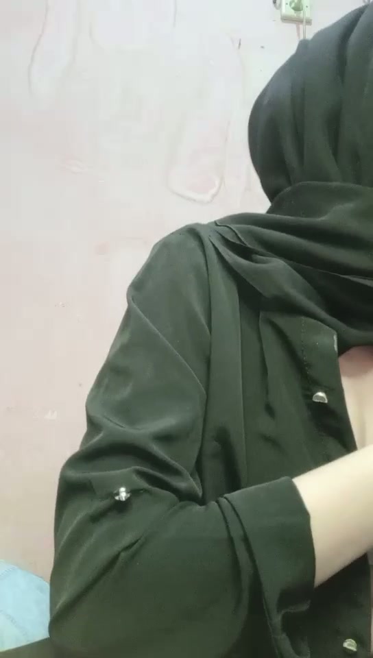 Adek Jilbab Nakal Tetek Tatoan