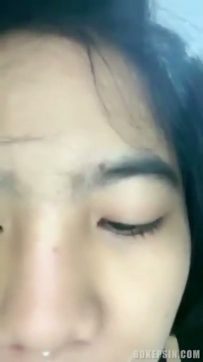 - Bokep Indo Aulmii AwwBaby Jilat-jilat Puting Basah