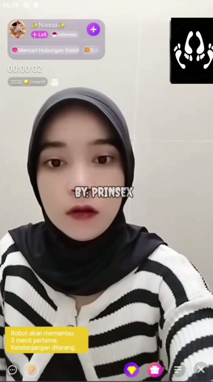 Chamet live Nia lebih suka pake jari Tengah.mp4.mp4