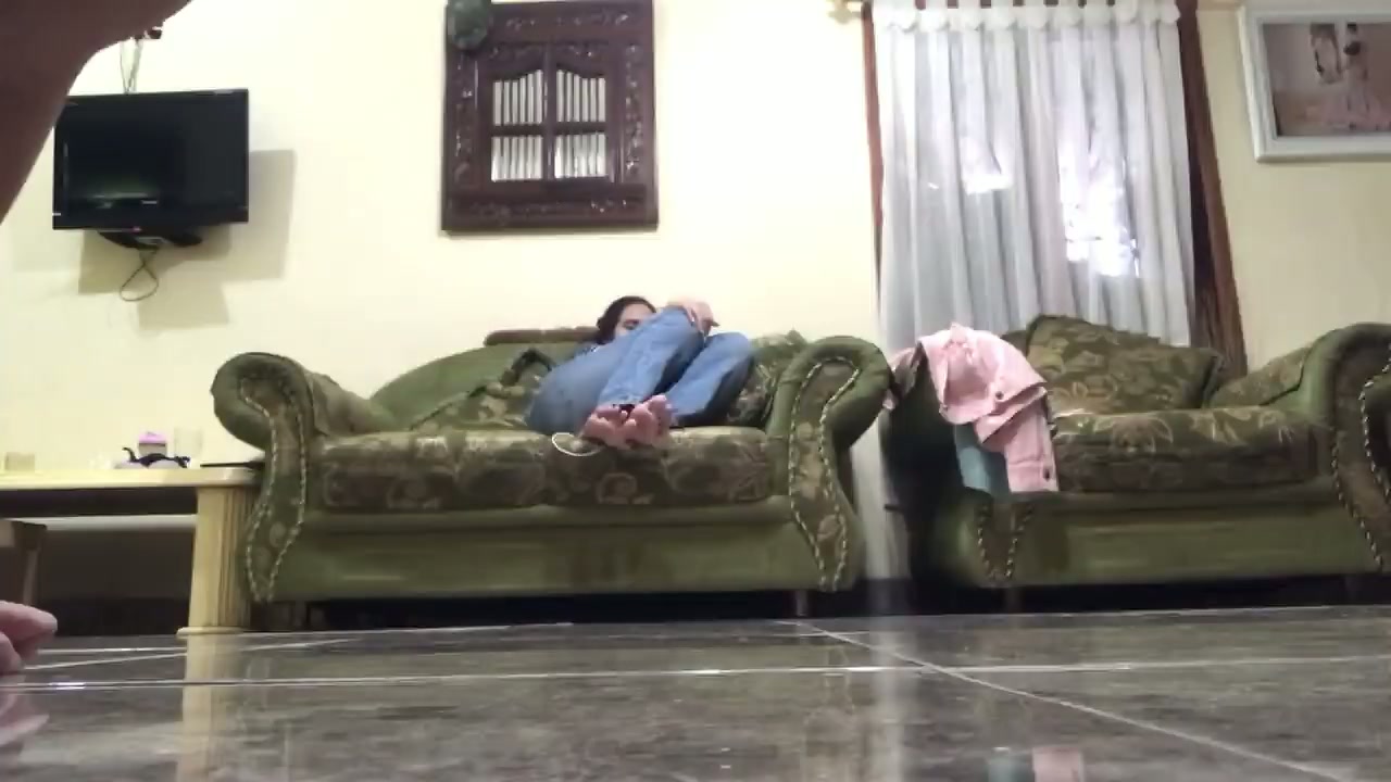 Main Kerumah Pacar Ngewe di Ruang Tamu