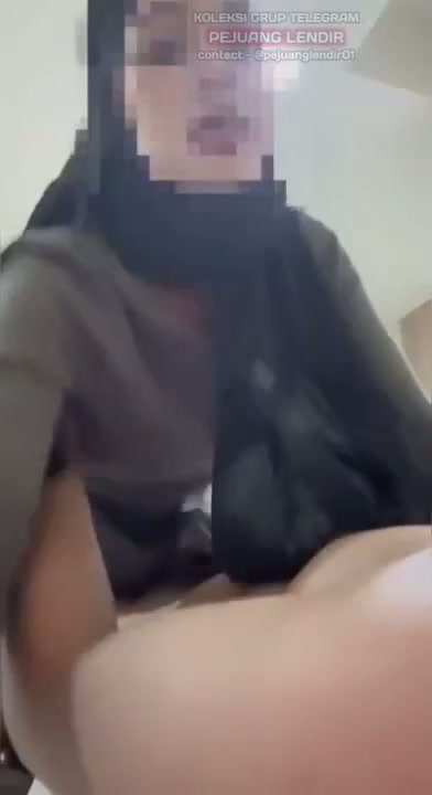 ✓ Goyangan pacar hijab cantik mantap banget bkin cr0t.mp4