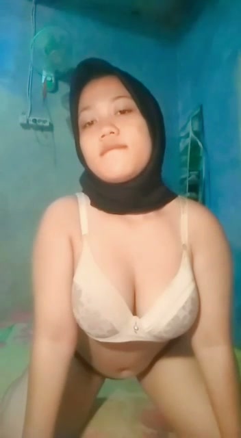 HIJAB LAGI PENGEN TAPI GAK ADA PARTNER (2).mp4