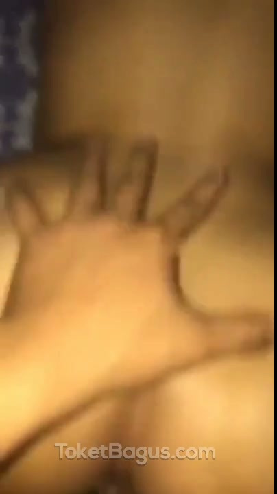 Rambutnya ditarik sodok meki gaya doggy