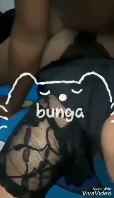 dia psk bernama bunga