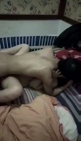 Istri menjerit orgasme diewe temen.mp4