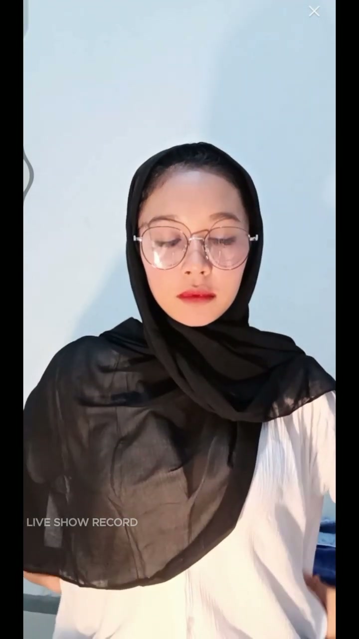 HIJAB TAPI BAJU DINAS.mp4