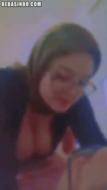 Jilbab Kacamata Tobrut Pemuas Nafsu Birahi