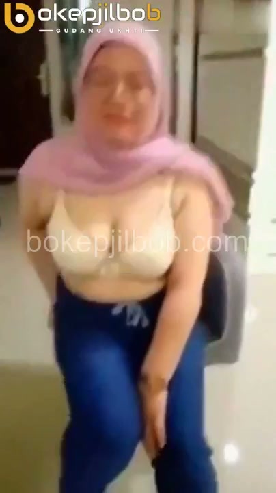 69 Ukhti Rindu Sedot Konti Sampai di Remes2 - bokepjilbob.com