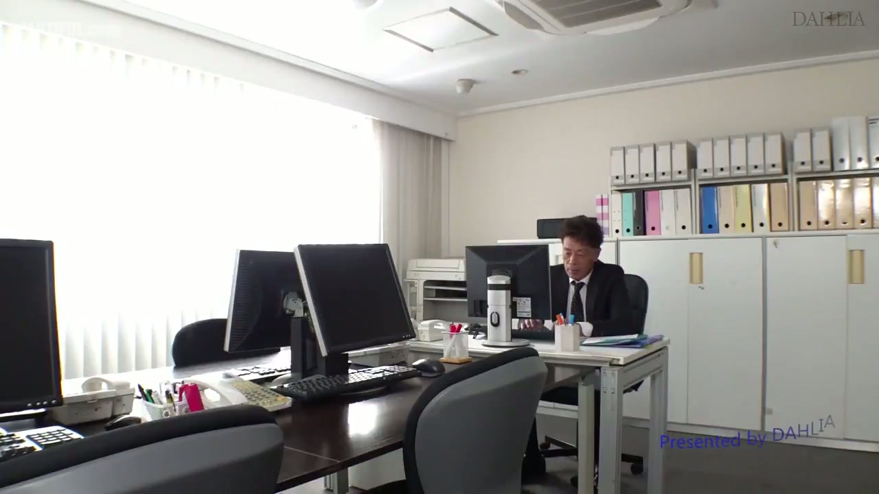 JAV - sekretaris cantik ku yg sombong berhasil ku taklukkan dengan sedikit licik