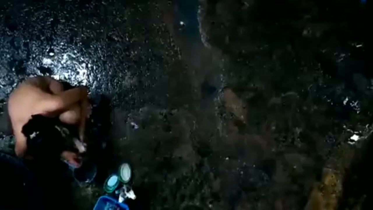 Tetangga Masih Bibit Unggul Mandi Di Belakang Rumah