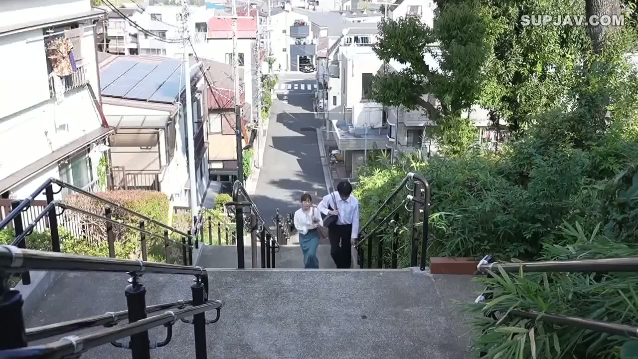 Di rumah sampah saat mengunjungi sebuah keluarga...Seorang guru perempuan dengan rasa keadilan yang kuat mencoba membangun kembali rumahnya yang rusak, tetapi selama tiga hari dia terus digunakan sebagai urinoir daging oleh ayah bajingan Hikari Aozora