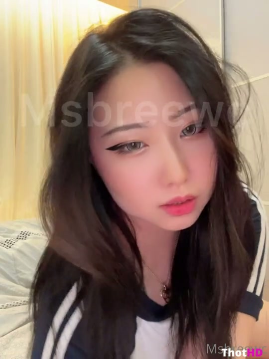 Msbreewc Flashing Breast And Masturbating