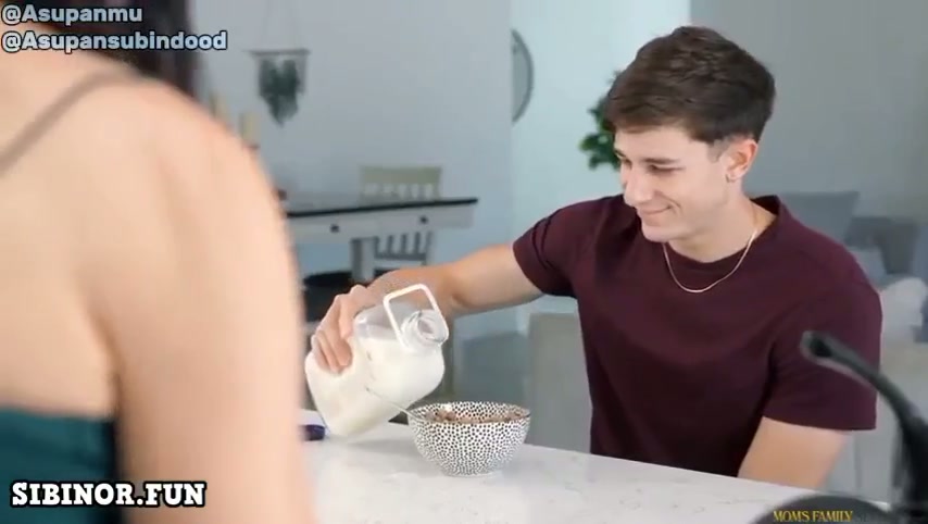 MomsFamilySecrets – Brooke Barclays – Stepmoms Milk.mp4