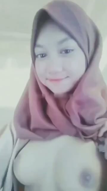 ukhti jilbab pelajar esempe pulang sekolah ngirim pap buat guru .mp4