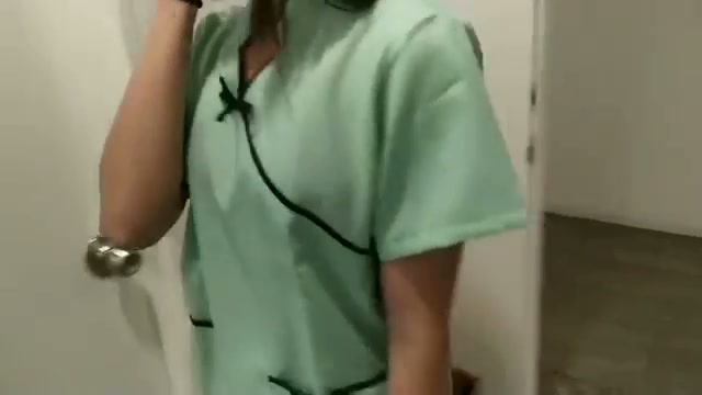 Om om minta pijat malah di rayu tukang pijatnya Bokep MP4-YouTube