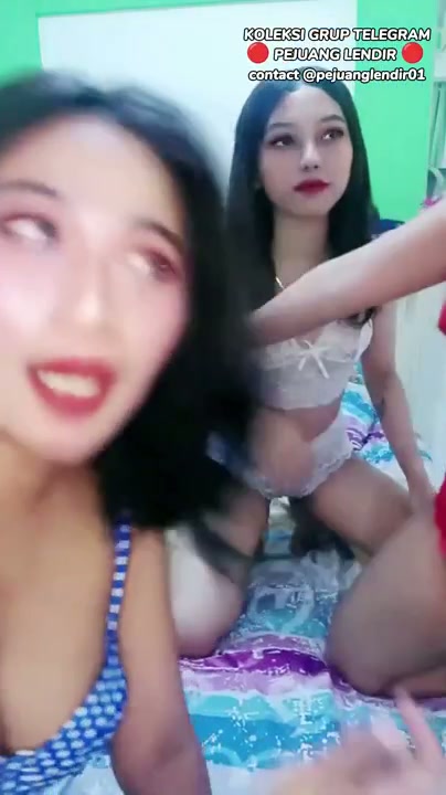 Tante Rossa & Teman sekolah ponakannya party bareng (2)