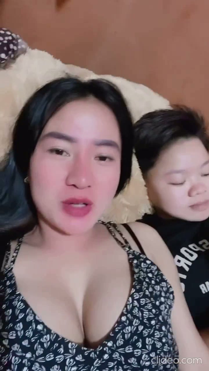 Tante akrab sama ponakannya.mp4