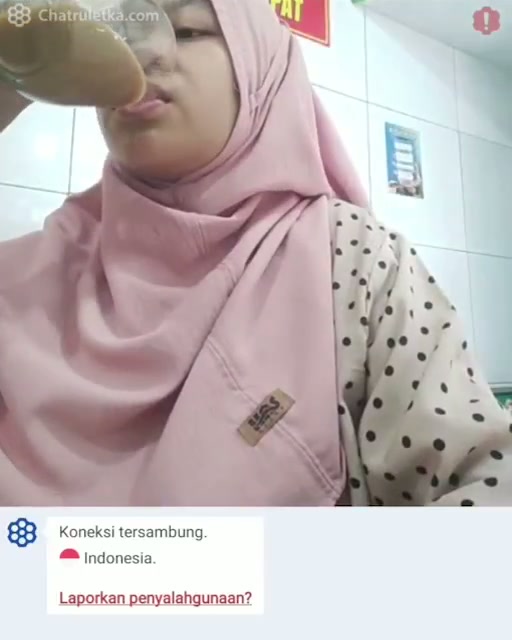Omeetv mba jilbab penjaga warung 1.mp4