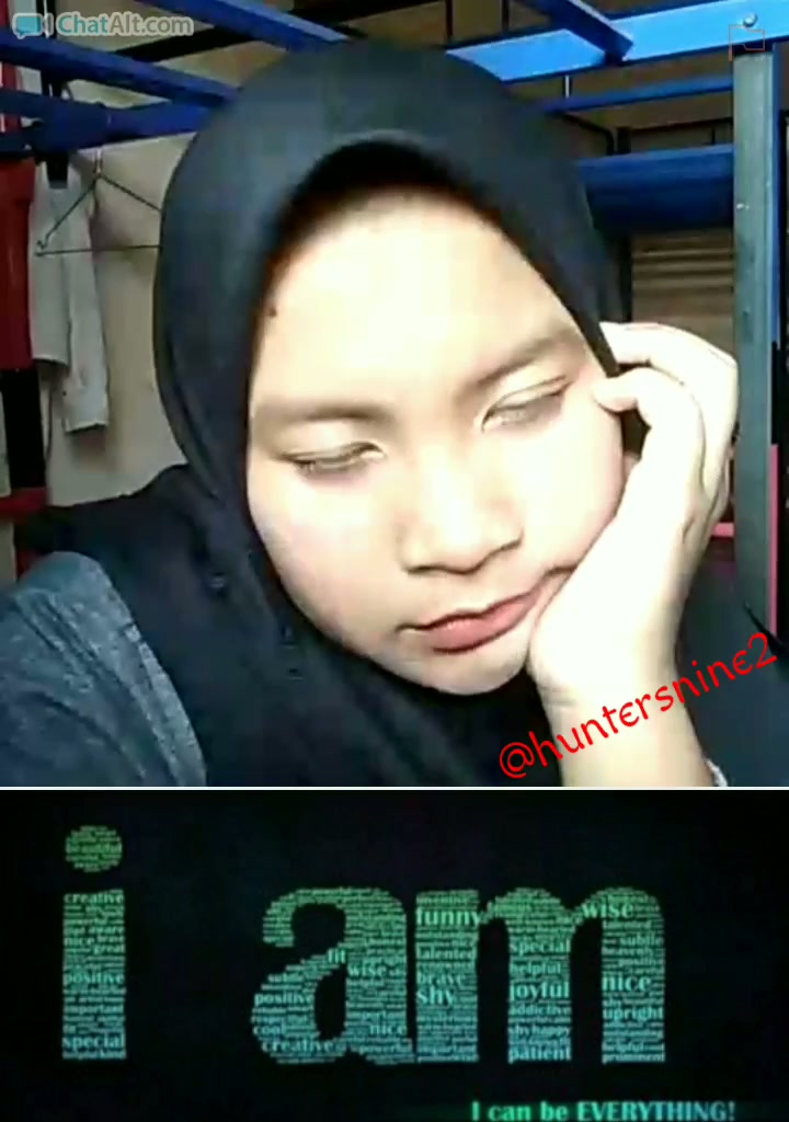 Ukhti jilbab hitam sange sampe pamer susu gedenya