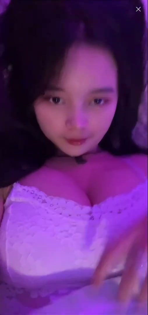 Belahan Dada Kenzy.mp4