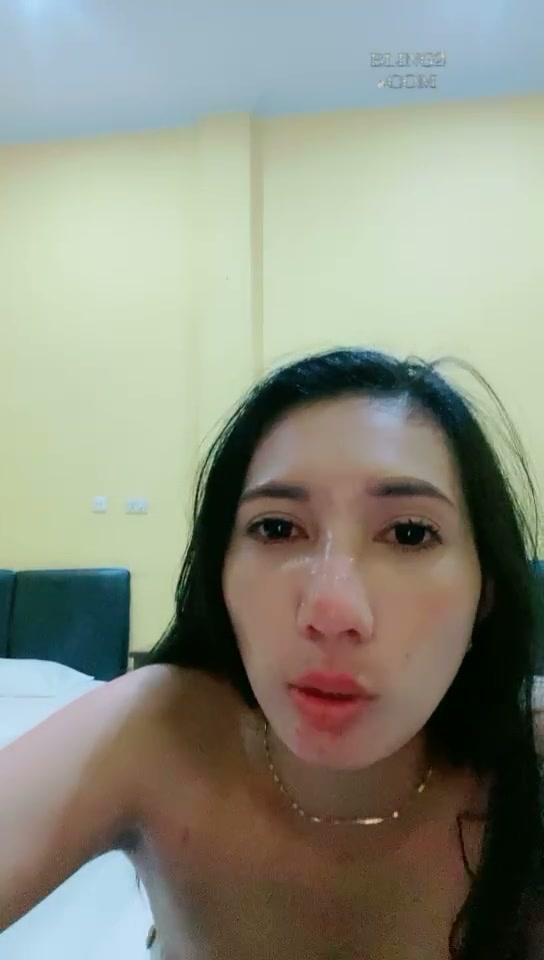 TANTE FEBY NYENENGIN GADUNYA DULU SAPA TAU DIBELIIN MOBIL NTAR. YANG PENTING PUASIN DULU