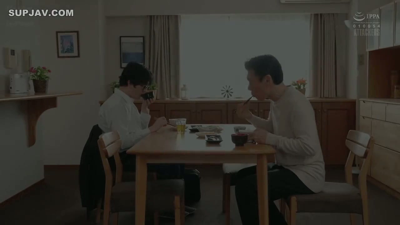 ADN-570 Ketika Menantu Sendirian Dirumah Reika Takeda