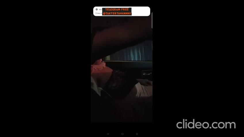 Main Sama Emak-emak Hijabers Montok Dimobil.mp4