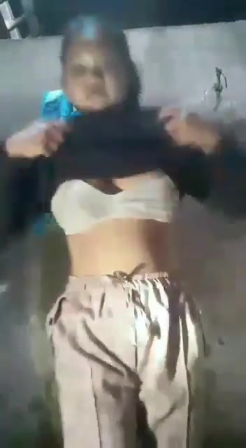 CEWEK TOGE DISEBAR MANTAN